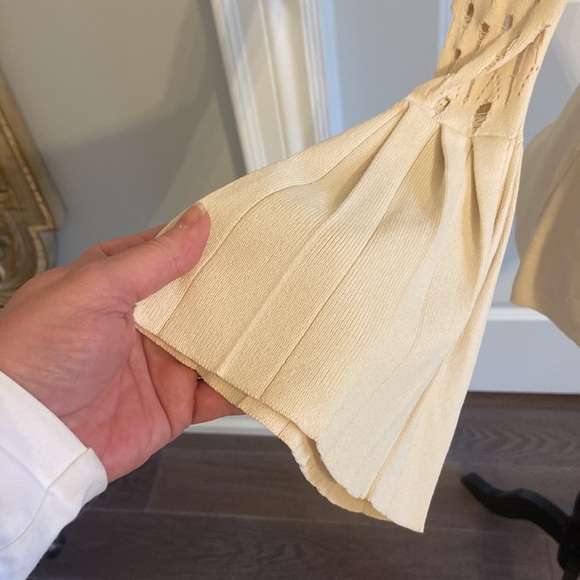 Beautiful Cream Guillaume Lightweight Knit Top with Flared Tulip Sleeves. Small - Picture 3 of 8